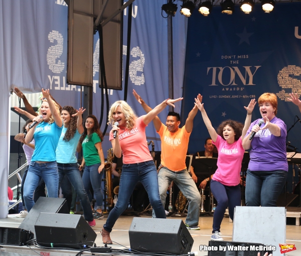 Photo Coverage: Singin' in the Street! Broadway Unites for Another Year of Stars in the Alley - Part Two 