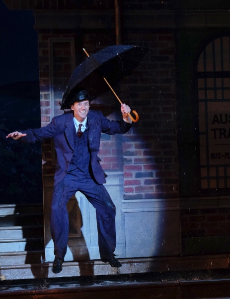 Photo Flash: First Look at San Diego Musical Theatre's SINGIN' IN THE RAIN Image