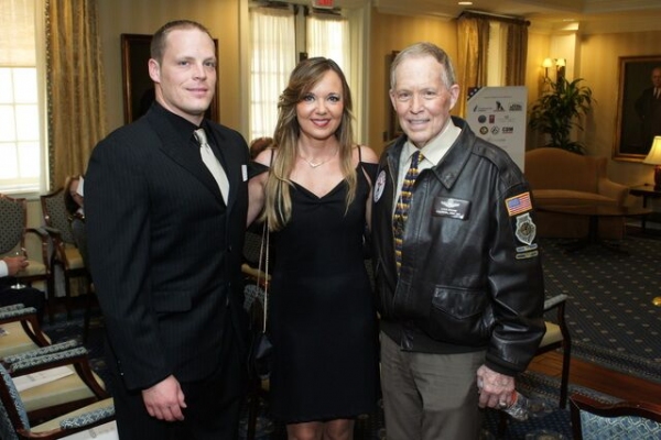 Photo Flash: Tenor Anthony Kearns Pays Tribute to Veterans at Capitol Hill Club 
