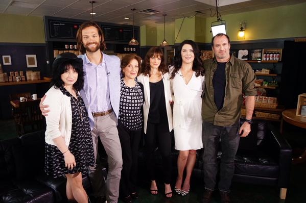 Photo Flash: Lauren Graham, Alexis Bledel, and the GILMORE GIRLS Cast Reunite Image