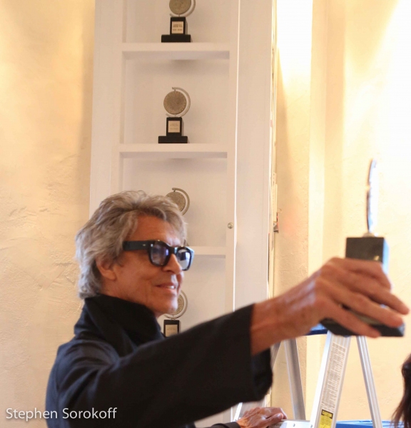 Photo Coverage: Tommy Tune Brings Home Lifetime Achievement Tony Award Image