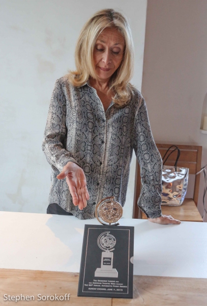 Photo Coverage: Tommy Tune Brings Home Lifetime Achievement Tony Award Image