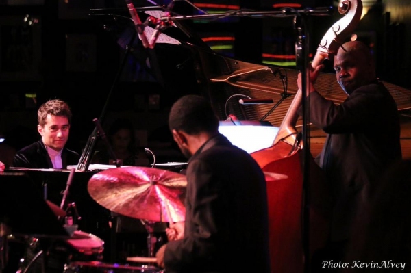 Photo Flash: Jazz Pianist Matt Baker 'Remembers Oscar' at Birdland Image