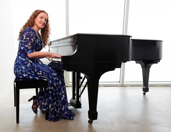 Photo Flash: Sneak Peek at Abby Mueller in BEAUTIFUL National Tour, Coming to the Broward Center Image