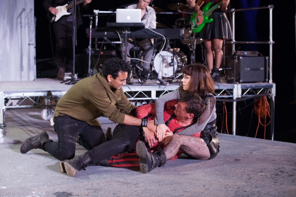 Photo Flash: First Look at Independent Shakespeare Co.'s ROMEO AND JULIET Image