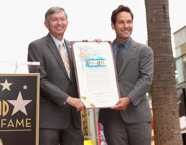 Photo Flash: ANT-MAN's Paul Rudd Receives Star on the Hollywood Walk of Fame Image