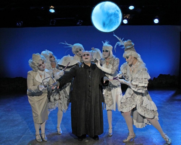 Uncle Fester sings to his love, the moon: Liz Fallon, Cassie Bednall, Katrina Gnatek, Photo