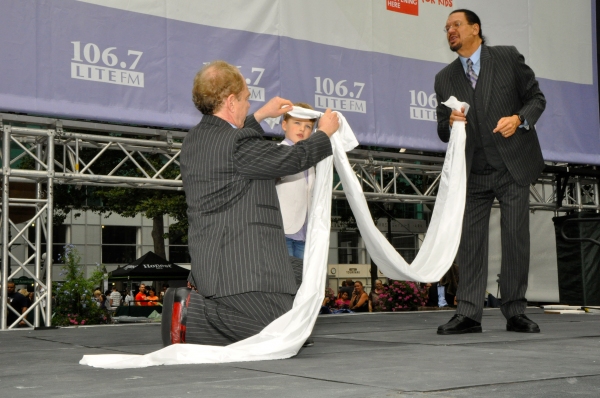 Photo Coverage: BROADWAY IN BRYANT PARK 2015 Kicks Off with WICKED, IT SHOULDA BEEN YOU & More! Photo Coverage: BROADWAY IN BRYANT PARK 2015 Kicks Off with WICKED, IT SHOULDA BEEN YOU & More! Image