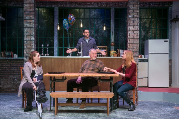 Photo Flash: First Look at TIME STANDS STILL at TheatreWorks New Milford 