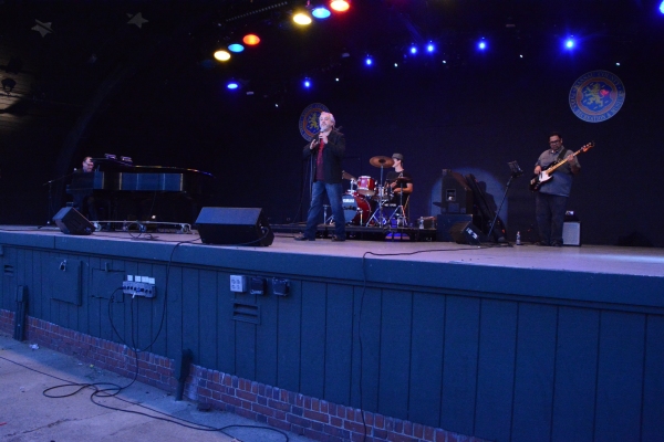 Photo Coverage: Neil Berg's 100 YEARS OF BROADWAY Plays Eisenhower Park Image