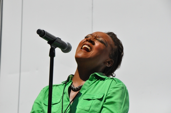 Photo Coverage: CHICAGO, MAMMA MIA!, FINDING NEVERLAND & More Perform at Broadway in Bryant Park! 