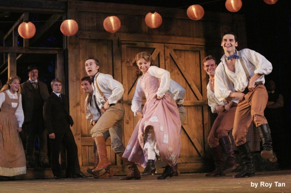 Photo Flash Exclusive: First Look at Alex Gaumond & Laura Pitt-Pulford in SEVEN BRIDES FOR SEVEN BROTHERS 