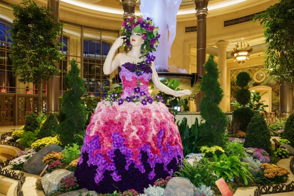 Photo Flash: Floral Display at The Palazzo Transforms for July's Hot Summer Nights Image