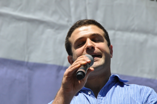 Photo Coverage: Casts of KINKY BOOTS, BEAUTIFUL, PHANTOM & More Perform in Bryant Park Image