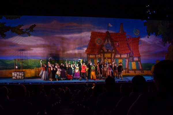 Photo Flash: First Look at Kate Rockwell, Nicholas Rodriguez and More in The Muny's BEAUTY AND THE BEAST Image