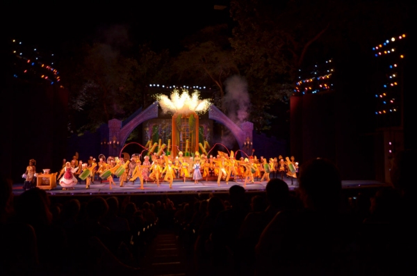 Photo Flash: First Look at Kate Rockwell, Nicholas Rodriguez and More in The Muny's BEAUTY AND THE BEAST Image