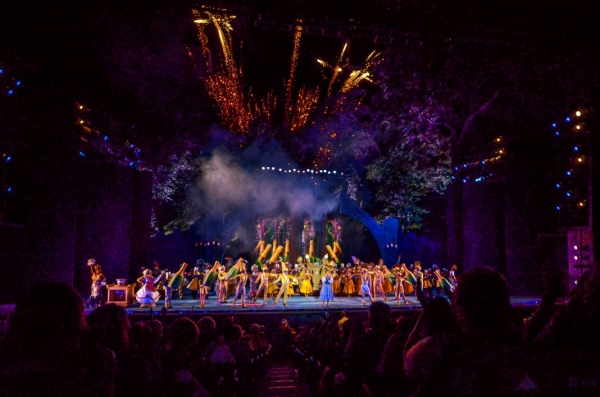 Photo Flash: First Look at Kate Rockwell, Nicholas Rodriguez  and More in The Muny's BEAUTY AND THE BEAST 