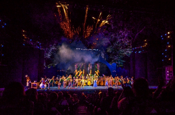 Photo Flash: First Look at Kate Rockwell, Nicholas Rodriguez and More in The Muny's BEAUTY AND THE BEAST Image