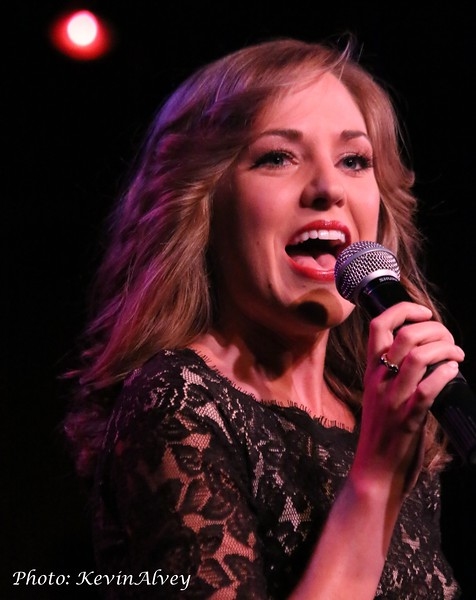 Photo Flash: Laura Osnes Spends an Evening at Birdland Image