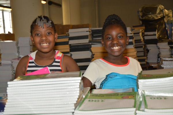 Photo Coverage: Paige Davis Teams with Volunteers of America for Operation Backpack 2015! Image