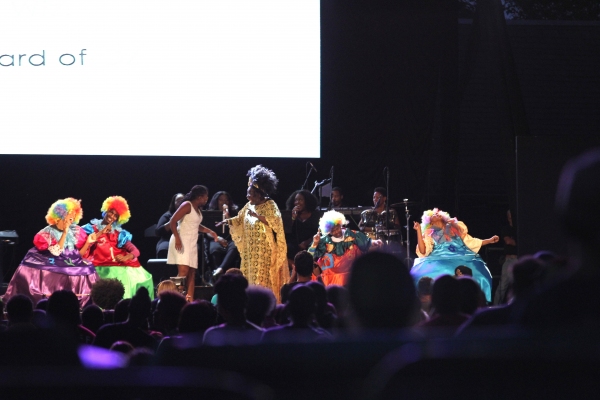 Photo Flash: Phylicia Rashad, Andre De Shields & More Original Cast Members from THE WIZ Reunite in Central Park!  Image