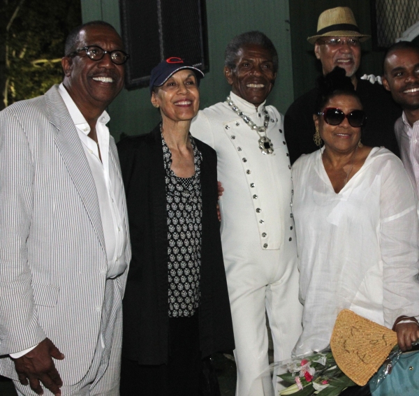 Photo Flash: Phylicia Rashad, Andre De Shields & More Original Cast Members from THE WIZ Reunite in Central Park!  Image