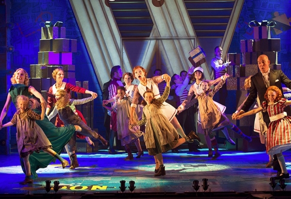 Photo Flash: ANNIE Gets a Makeover in Flashy UK Tour Image
