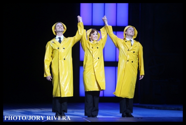 Photo Coverage: Cast of SINGIN' IN THE RAIN Takes Opening Bow in Manila Image