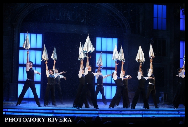 Photo Coverage: Cast of SINGIN' IN THE RAIN Takes Opening Bow in Manila Image