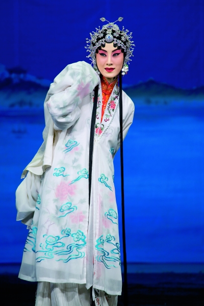 Photo Flash: Sneak Peek at Peking Opera's LEGEND OF THE WHITE SNAKE and THE JEWELRY PURSE at Lincoln Center Image