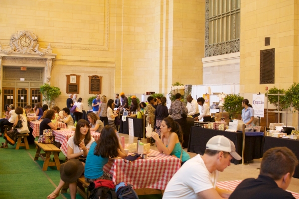 Photo Flash: Cast of WICKED & More Perform at Grand Central's Indoor Picnic Event Image