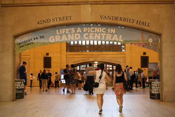 Photo Flash: Cast of WICKED & More Perform at Grand Central's Indoor Picnic Event Image