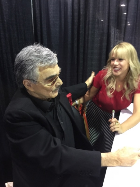 Photo Flash: Burt Reynolds Wows at Wizard World Comic Con Image