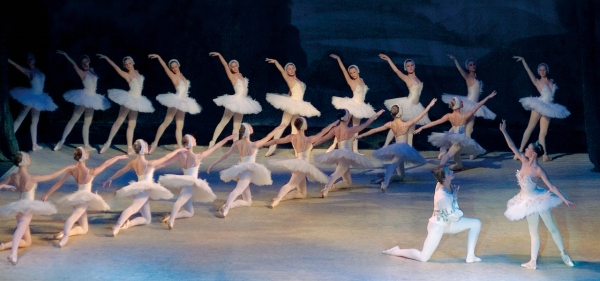 Photo Flash: First Look- SWAN LAKE at the Russian Grand Ballet Image