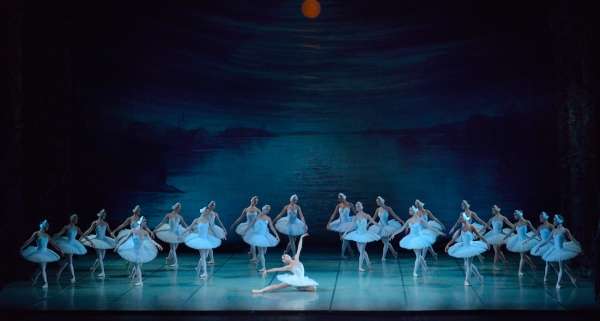 Photo Flash: First Look- SWAN LAKE at the Russian Grand Ballet Image