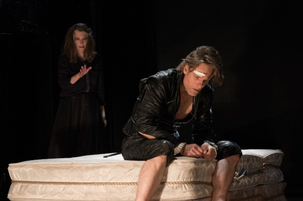 Photo Flash: First Look at Michael Laurence and Annette O'Toole in HAMLET IN BED Image