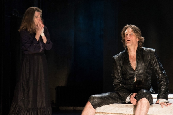 Photo Flash: First Look at Michael Laurence and Annette O'Toole in HAMLET IN BED 