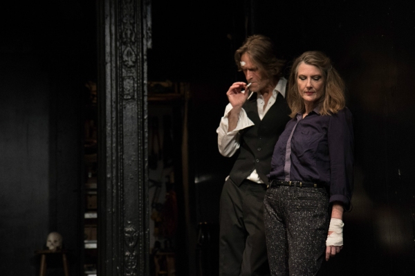 Photo Flash: First Look at Michael Laurence and Annette O'Toole in HAMLET IN BED 