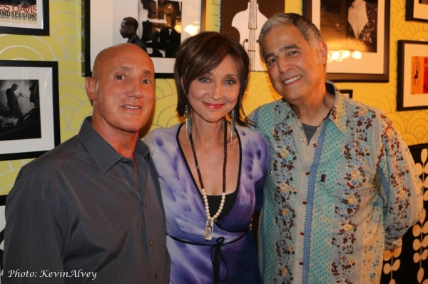 Photo Flash: Victoria Shaw Goes UNDER THE COVERS at Birdland Image