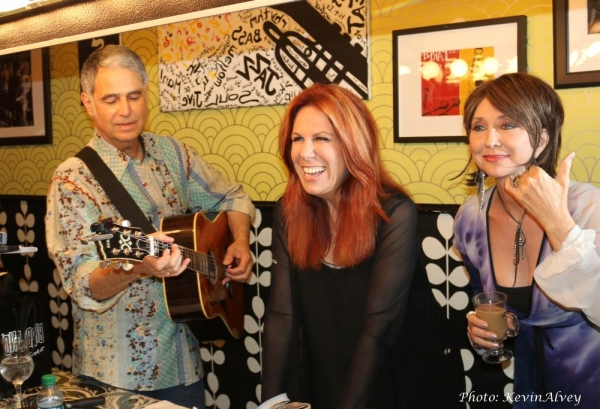 Photo Flash: Victoria Shaw Goes UNDER THE COVERS at Birdland Image