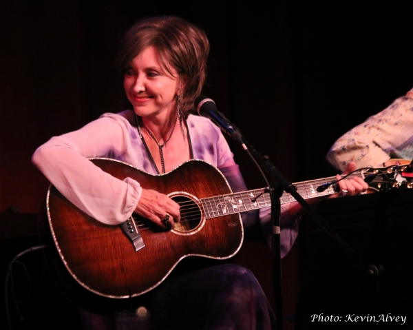 Photo Flash: Victoria Shaw Goes UNDER THE COVERS at Birdland Image