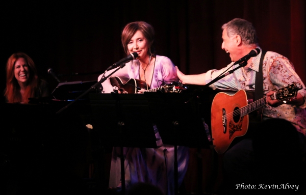 Photo Flash: Victoria Shaw Goes UNDER THE COVERS at Birdland Image