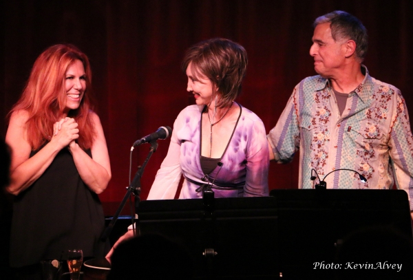 Photo Flash: Victoria Shaw Goes UNDER THE COVERS at Birdland 