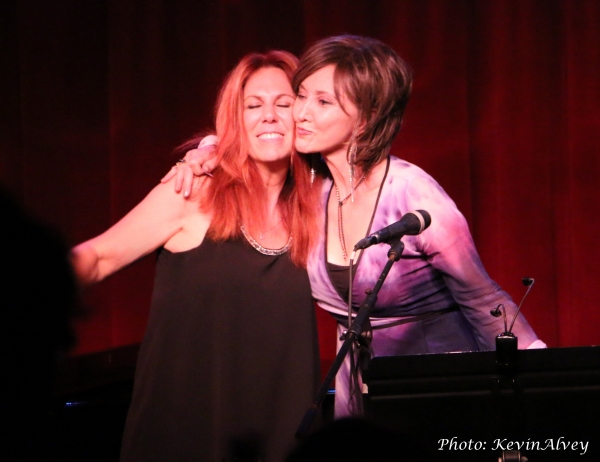 Photo Flash: Victoria Shaw Goes UNDER THE COVERS at Birdland Image