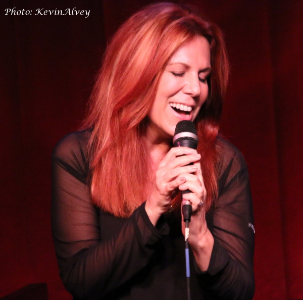 Photo Flash: Victoria Shaw Goes UNDER THE COVERS at Birdland Image
