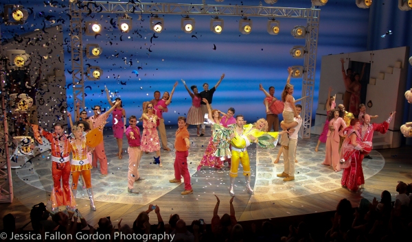 Photo Coverage: Cast of MAMMA MIA! Takes Final Bows on Broadway! Image