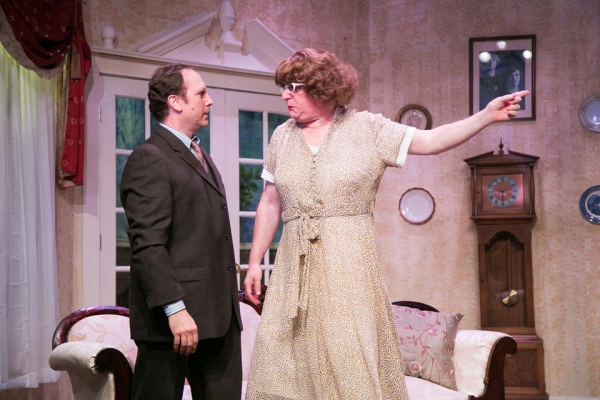 Photo Flash: First Look at LEADING LADIES at TheatreWorks New Milford Image