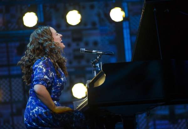 Photo Flash: First Look at Abby Mueller, Liam Tobin, Becky Gulsvig and More in BEAUTIFUL: THE CAROLE KING MUSICAL Tour Image