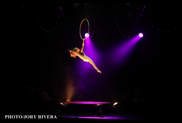 Photo Exclusive: First Look at Olivier Award Winner LA SOIREE in Manila Image