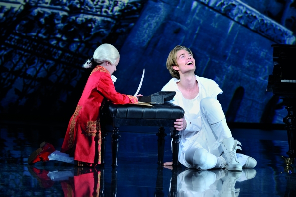Photo Flash: MOZART ist mit neuer, moderner Inszenierung wieder in Wien Image